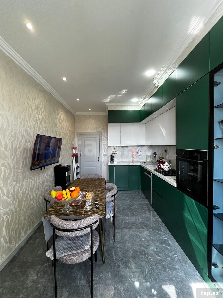 4-otaqlı yeni tikili, 8 Noyabr pr., 170 m²