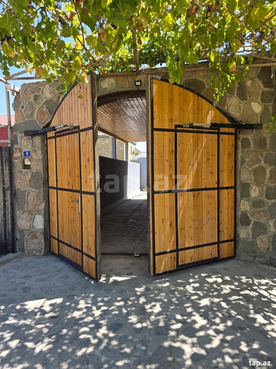 Villa, Saray qəs.