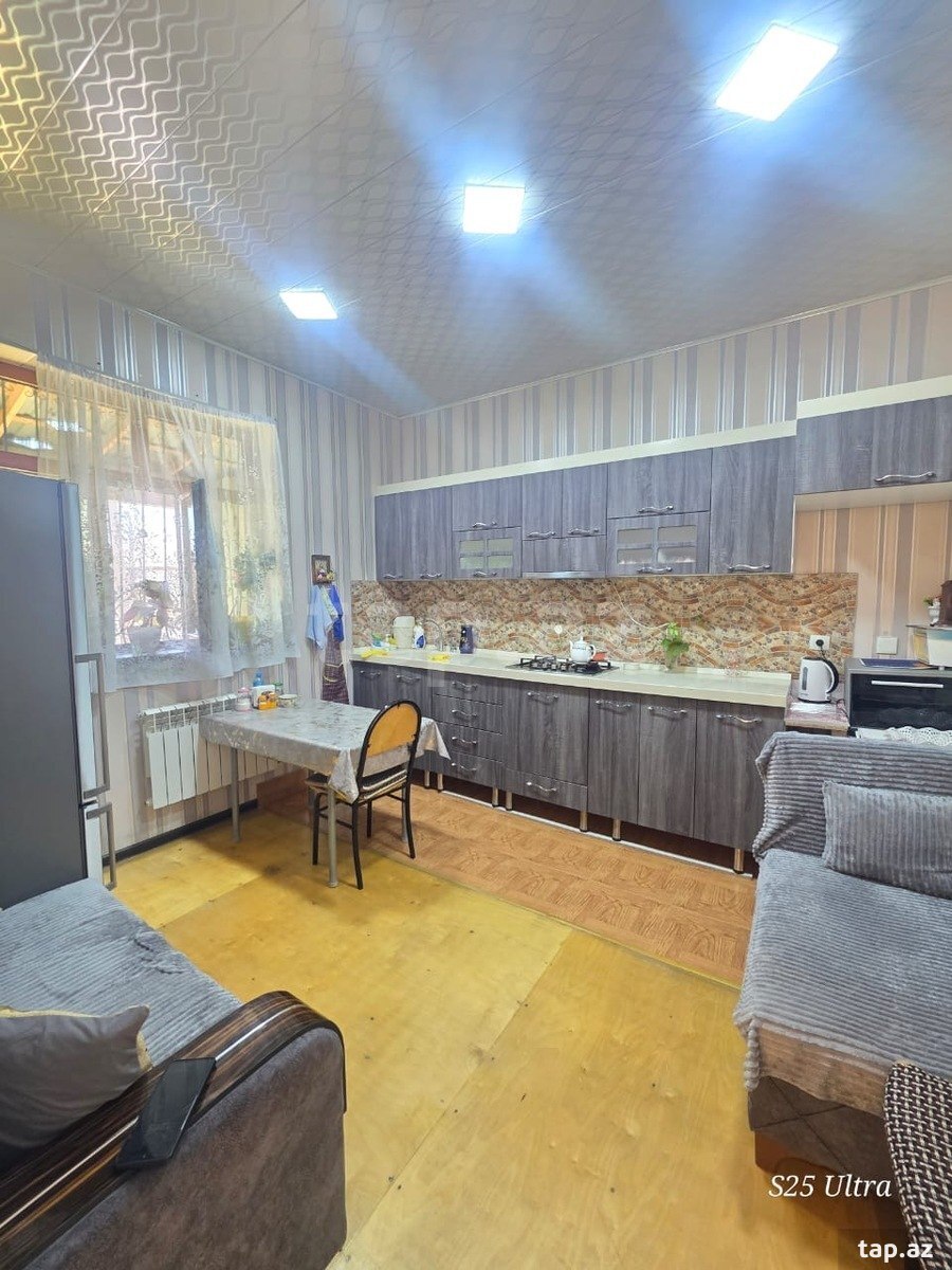 Həyət evi, Saray qəs.