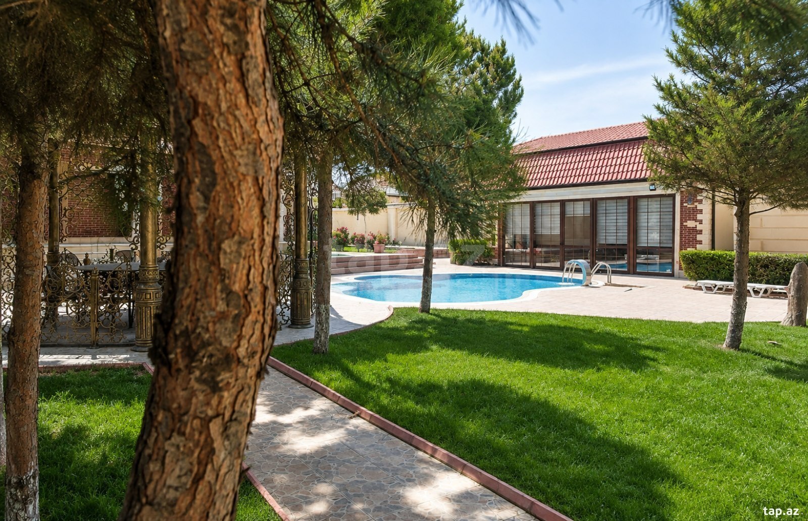 Villa, Bilgəh qəs.