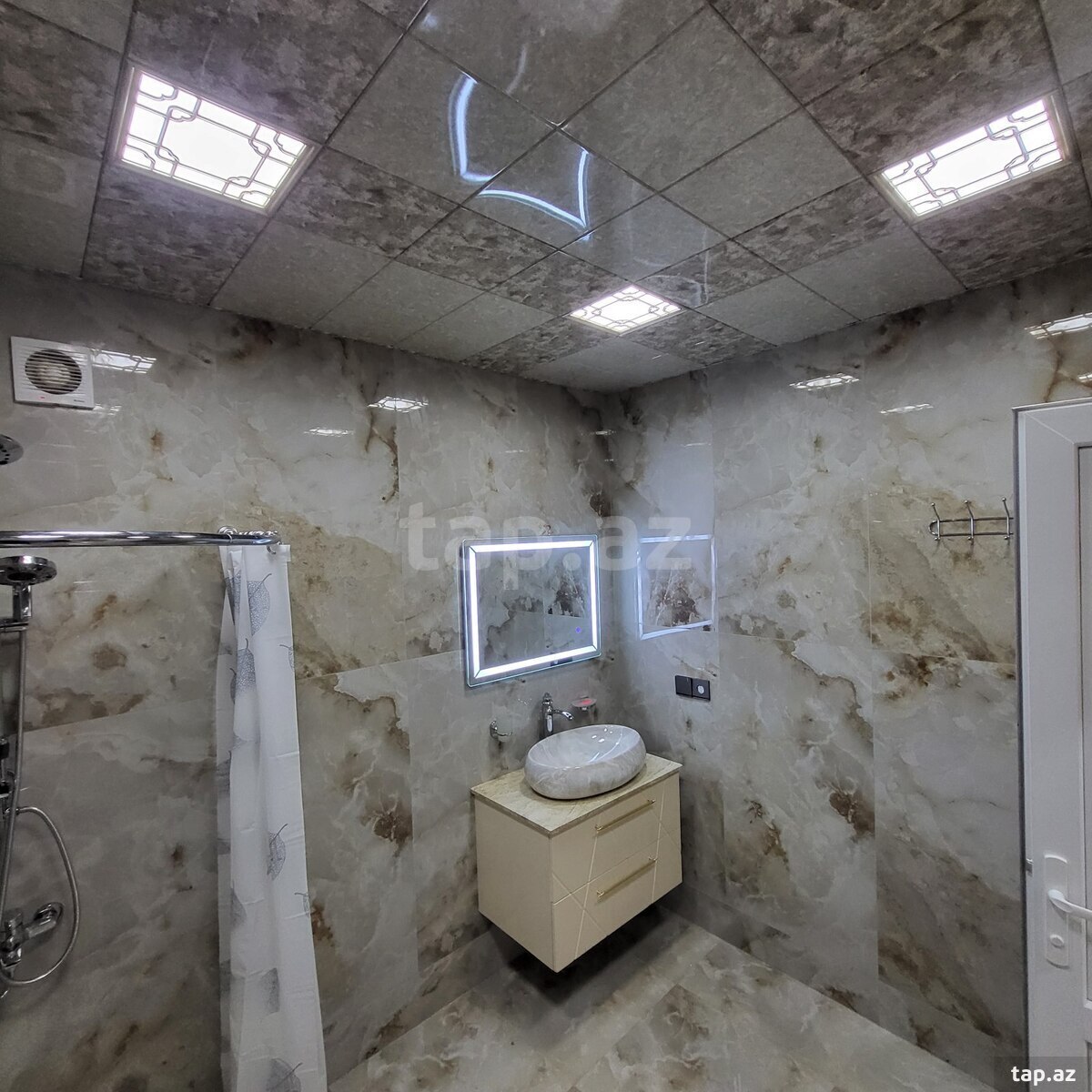 4-otaqlı yeni tikili kirayə verilir, Gəncə ş., 160 m²