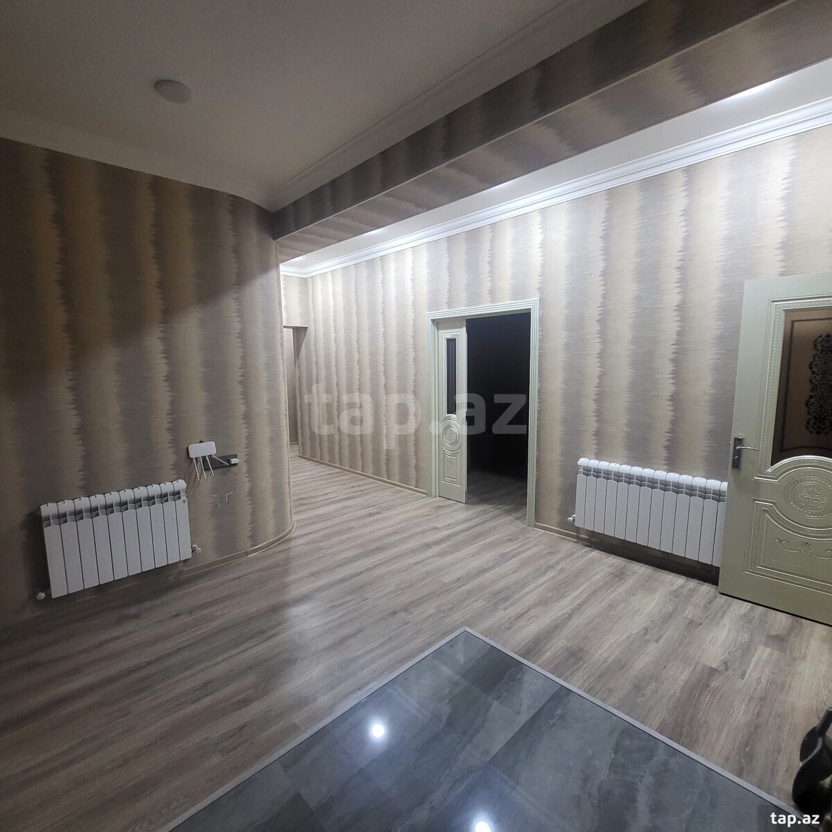 4-otaqlı yeni tikili kirayə verilir, Gəncə ş., 160 m²