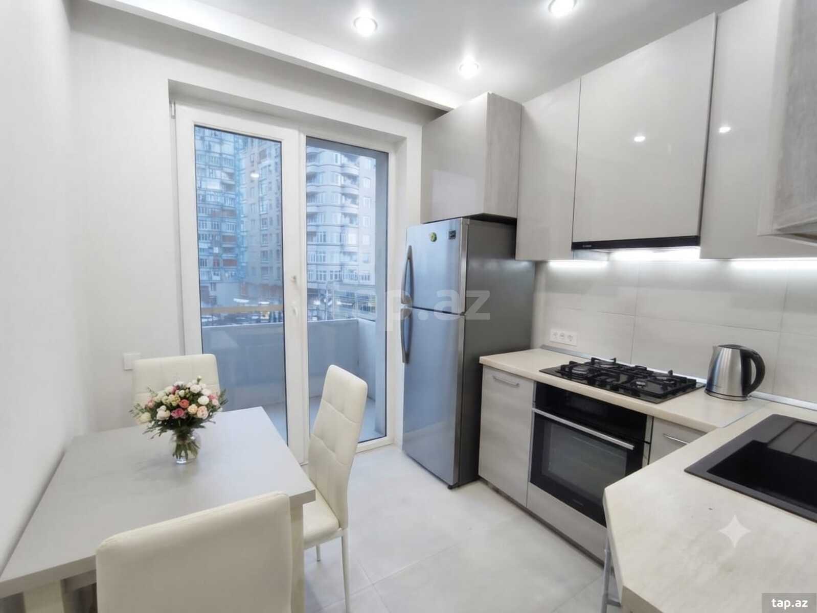 3-otaqlı mənzil kirayə verilir, N.Nərimanov r., 80 m²