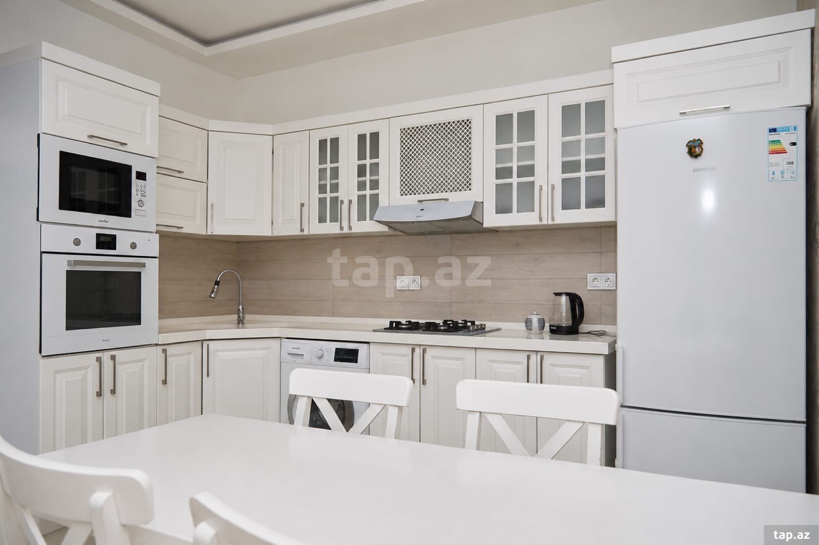 3-otaqlı yeni tikili kirayə verilir, Afiyəddin Cəlilov küç., 160 m²