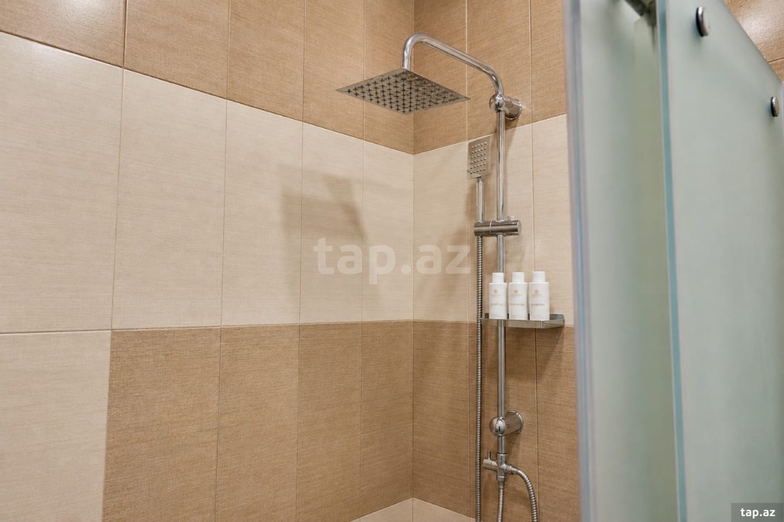 3-otaqlı yeni tikili kirayə verilir, Afiyəddin Cəlilov küç., 160 m²