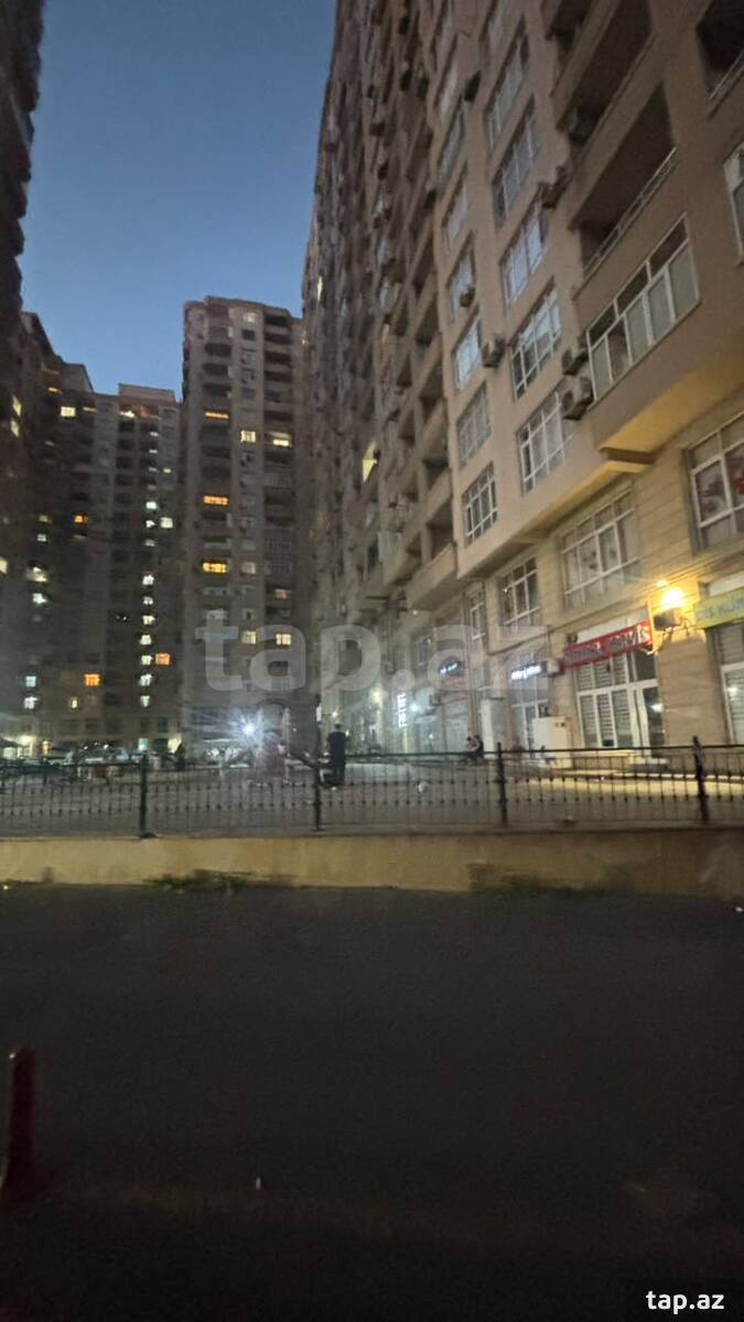 4-otaqlı yeni tikili, 8 Noyabr m., 140 m²