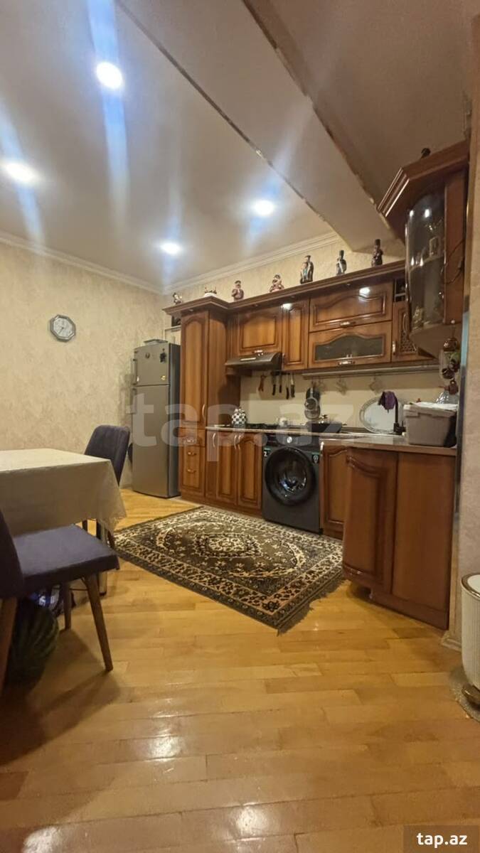4-otaqlı yeni tikili, 8 Noyabr m., 140 m²