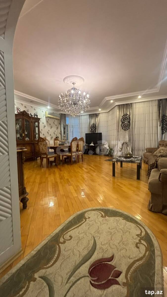 4-otaqlı yeni tikili, 8 Noyabr m., 140 m²