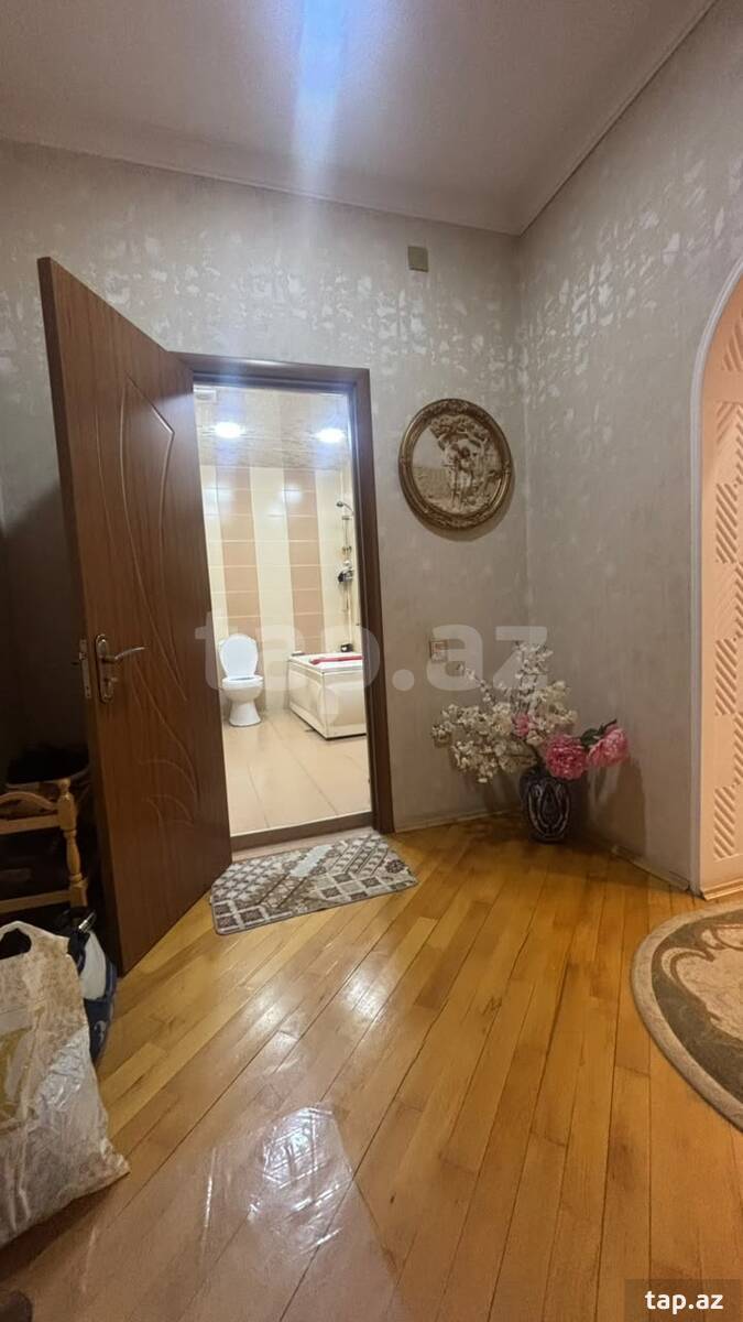 4-otaqlı yeni tikili, 8 Noyabr m., 140 m²