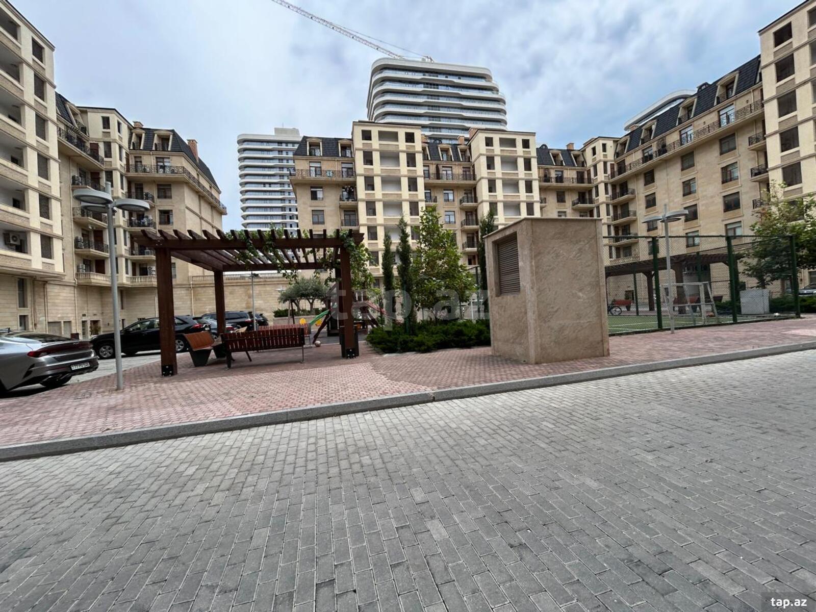 3-otaqlı yeni tikili, Xətai m., 137 m²