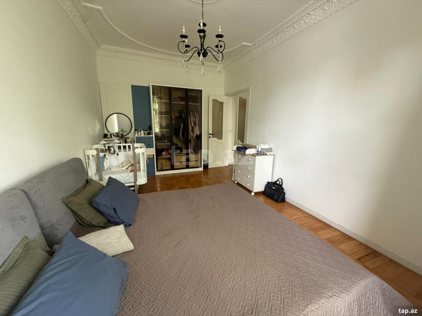 3-otaqlı mənzil, Bakıxanov küç., 70 m²