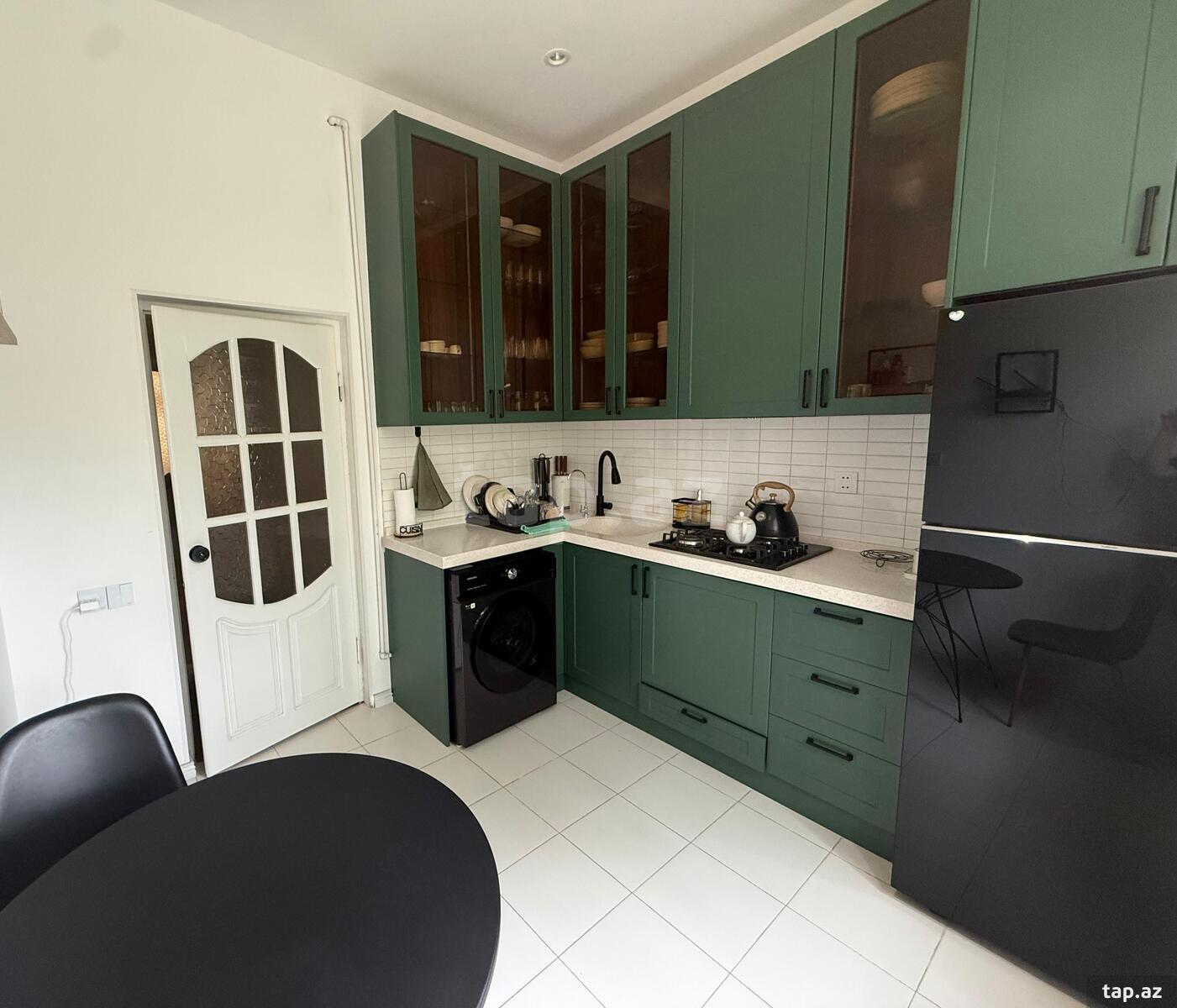 3-otaqlı mənzil, Bakıxanov küç., 70 m²