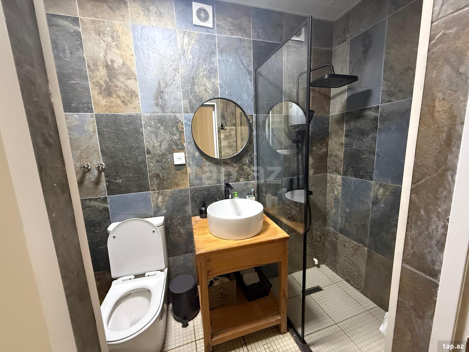3-otaqlı mənzil, Bakıxanov küç., 70 m²