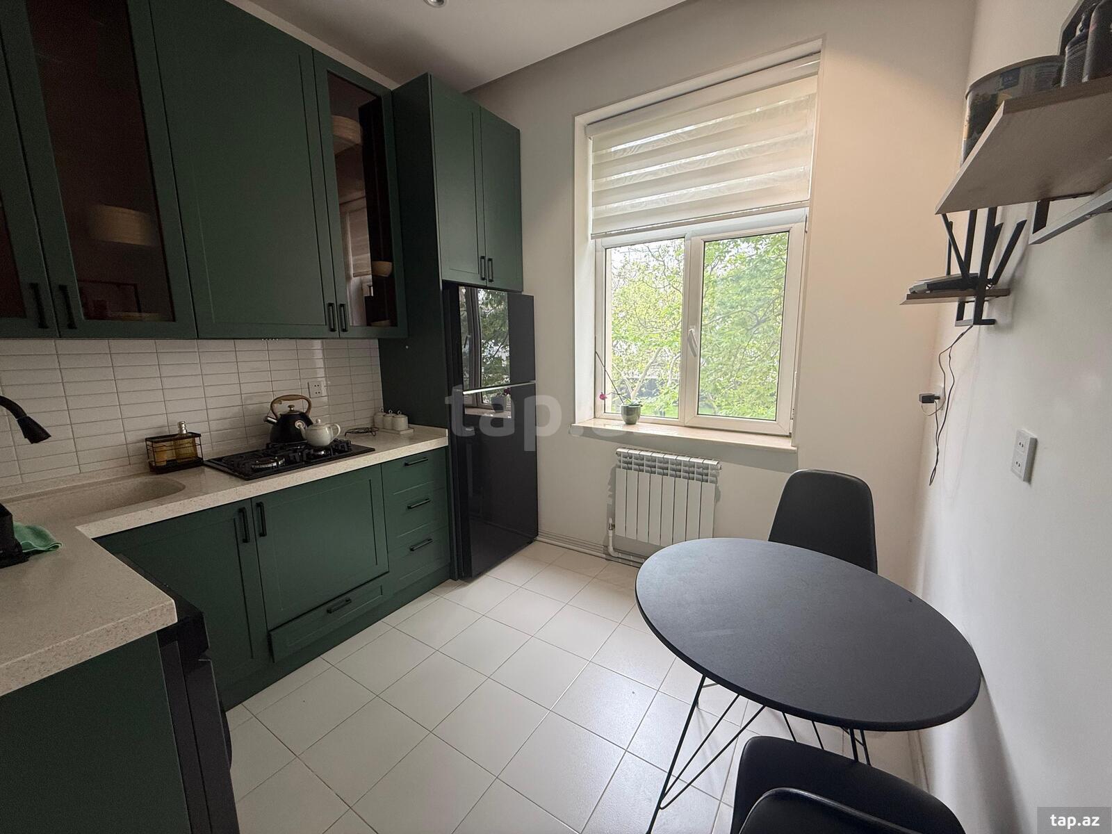 3-otaqlı mənzil, Bakıxanov küç., 70 m²
