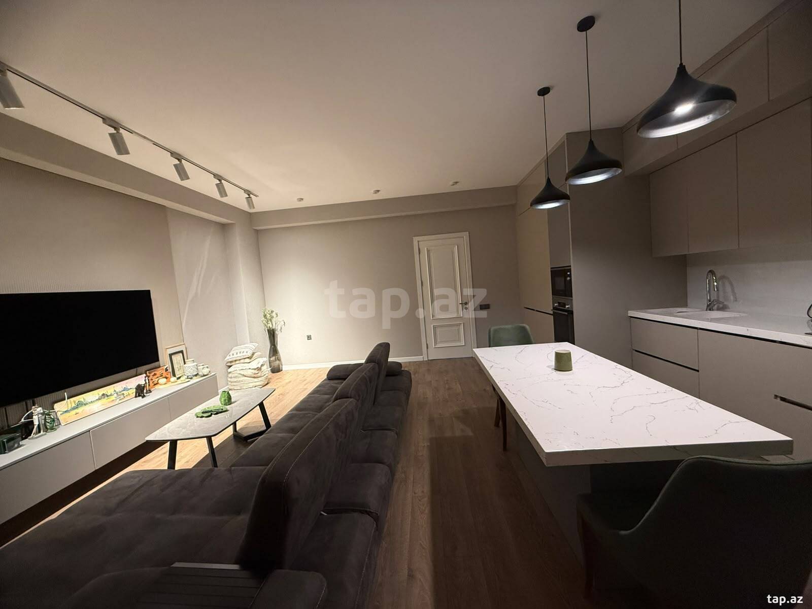 2-otaqlı yeni tikili, Həzi Aslanov m., 93 m²