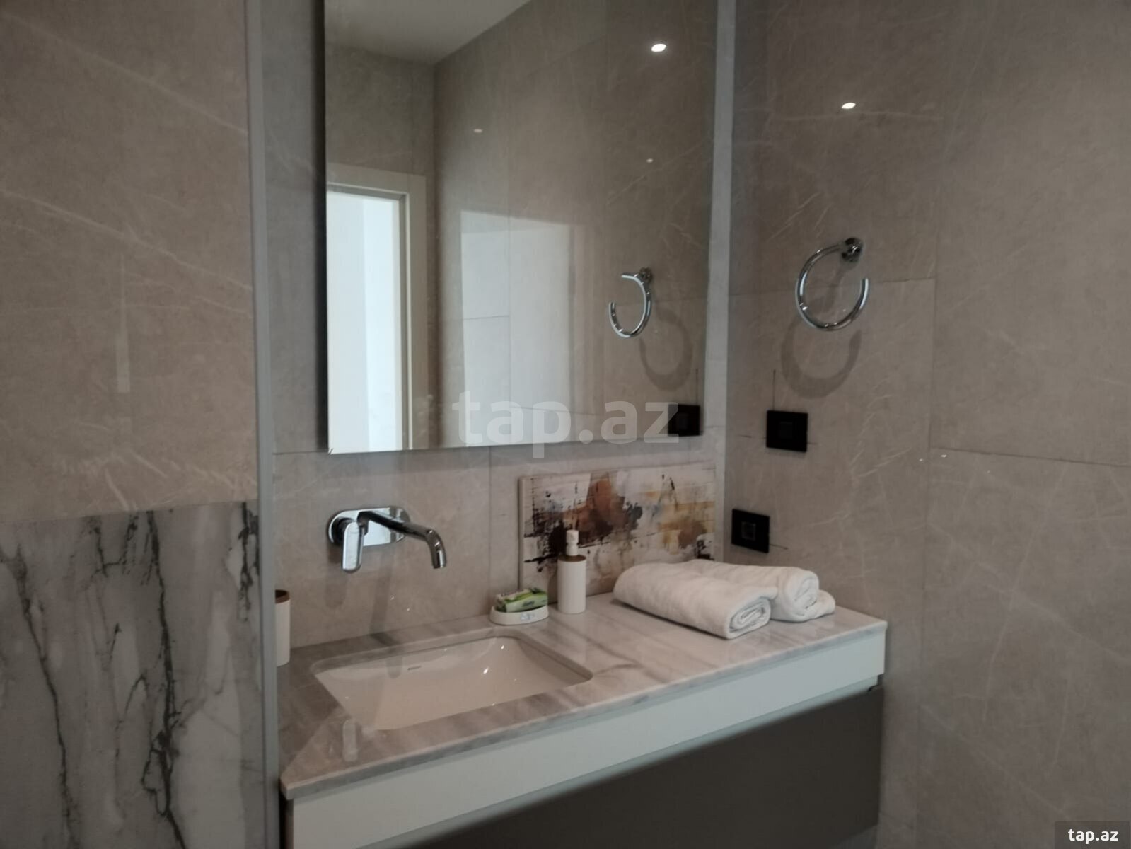 3-otaqlı yeni tikili kirayə verilir, Sea Breeze, 160 m²