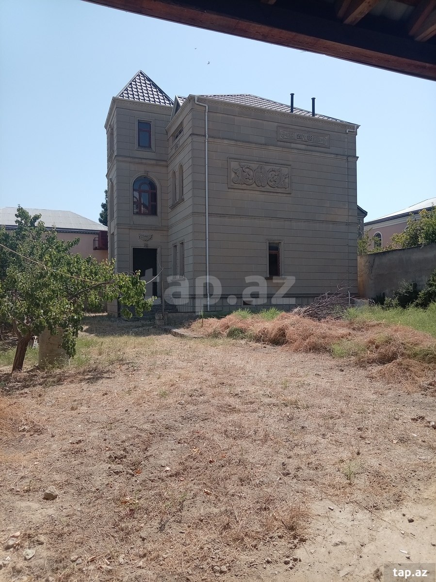 Villa, Babək pr.