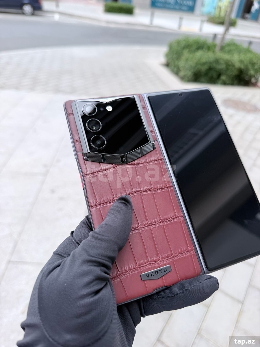 Vertu Alpha Fold Amber Brown 1 TB 2026