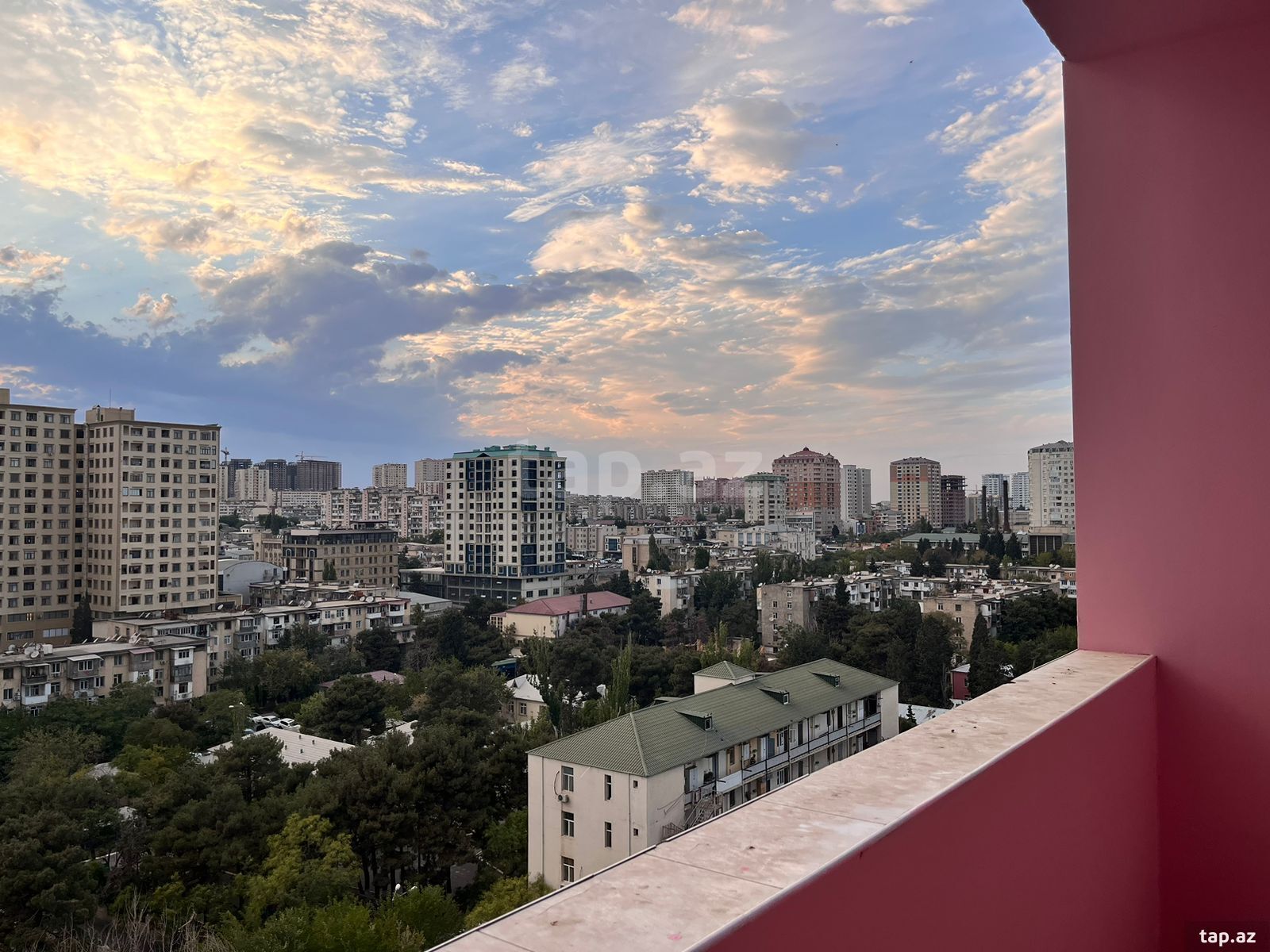 2-otaqlı yeni tikili, İnşaatçılar m., 92 m²