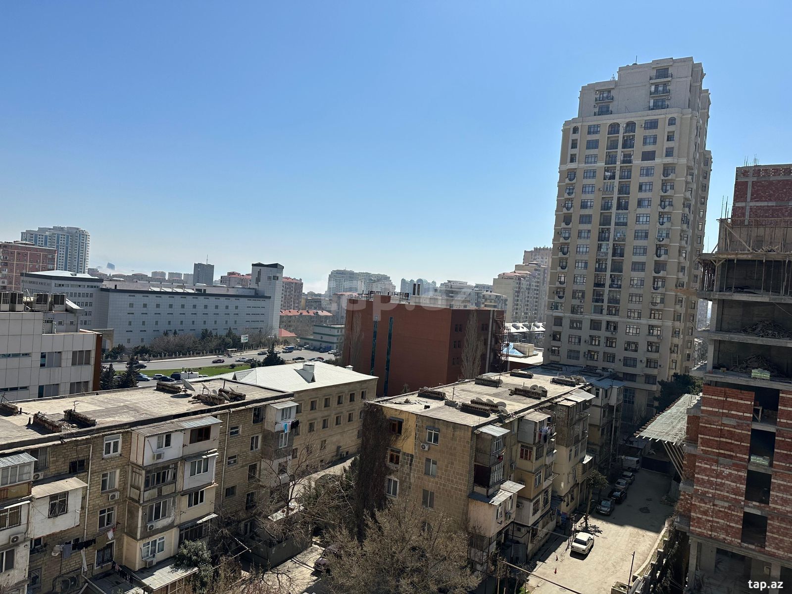 2-otaqlı yeni tikili, İnşaatçılar m., 92 m²