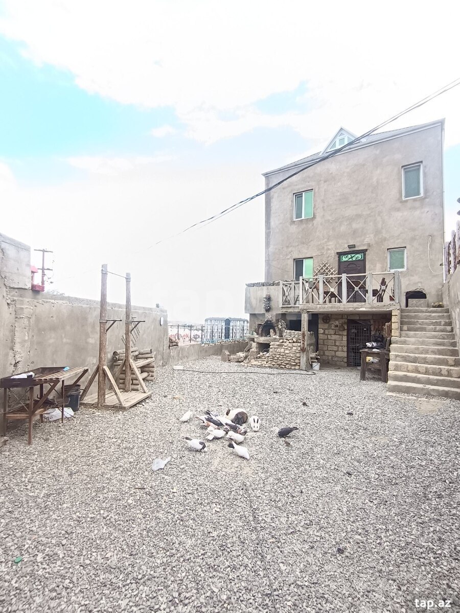 Həyət evi, Rza Talıbov küç.Ev 81a
