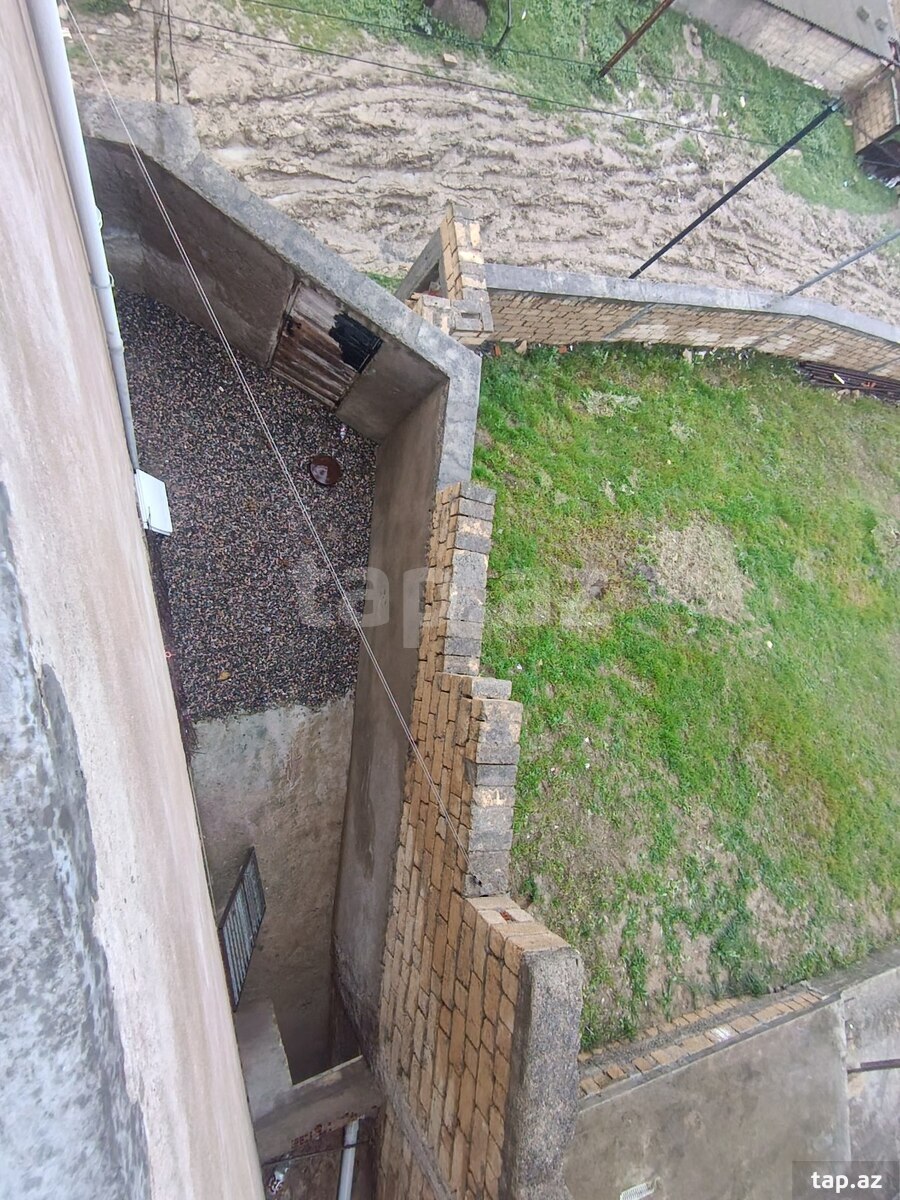 Həyət evi, Rza Talıbov küç.Ev 81a