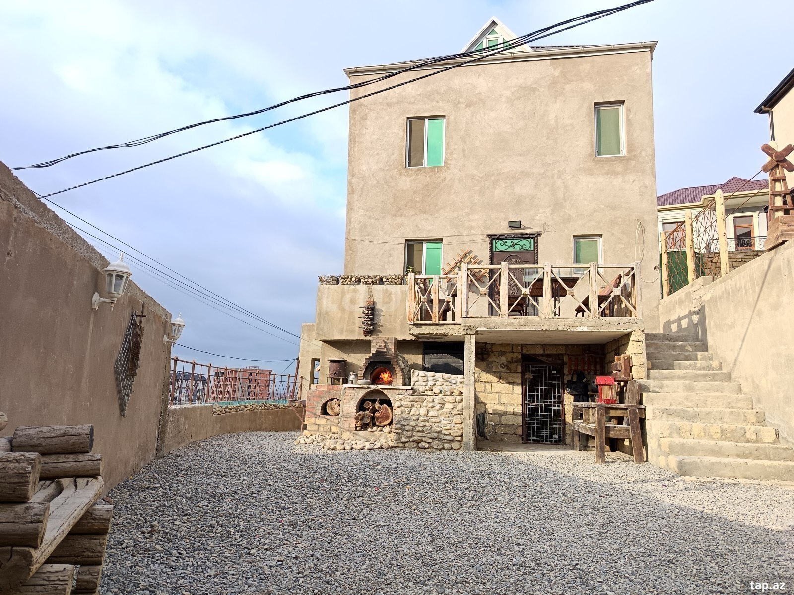 Həyət evi, Rza Talıbov küç.Ev 81a