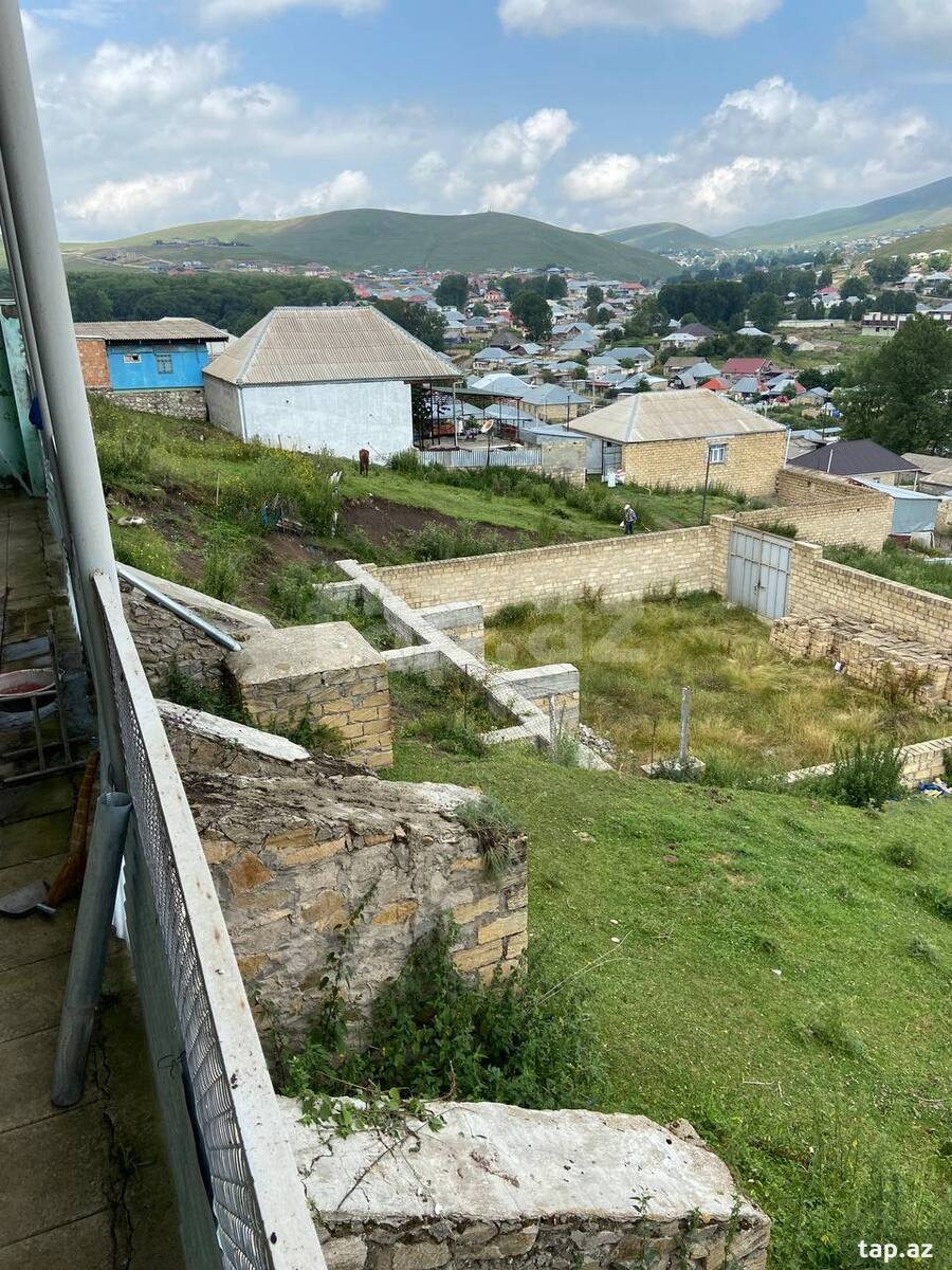 Həyət evi, Mikayıl Müşfiq küç.