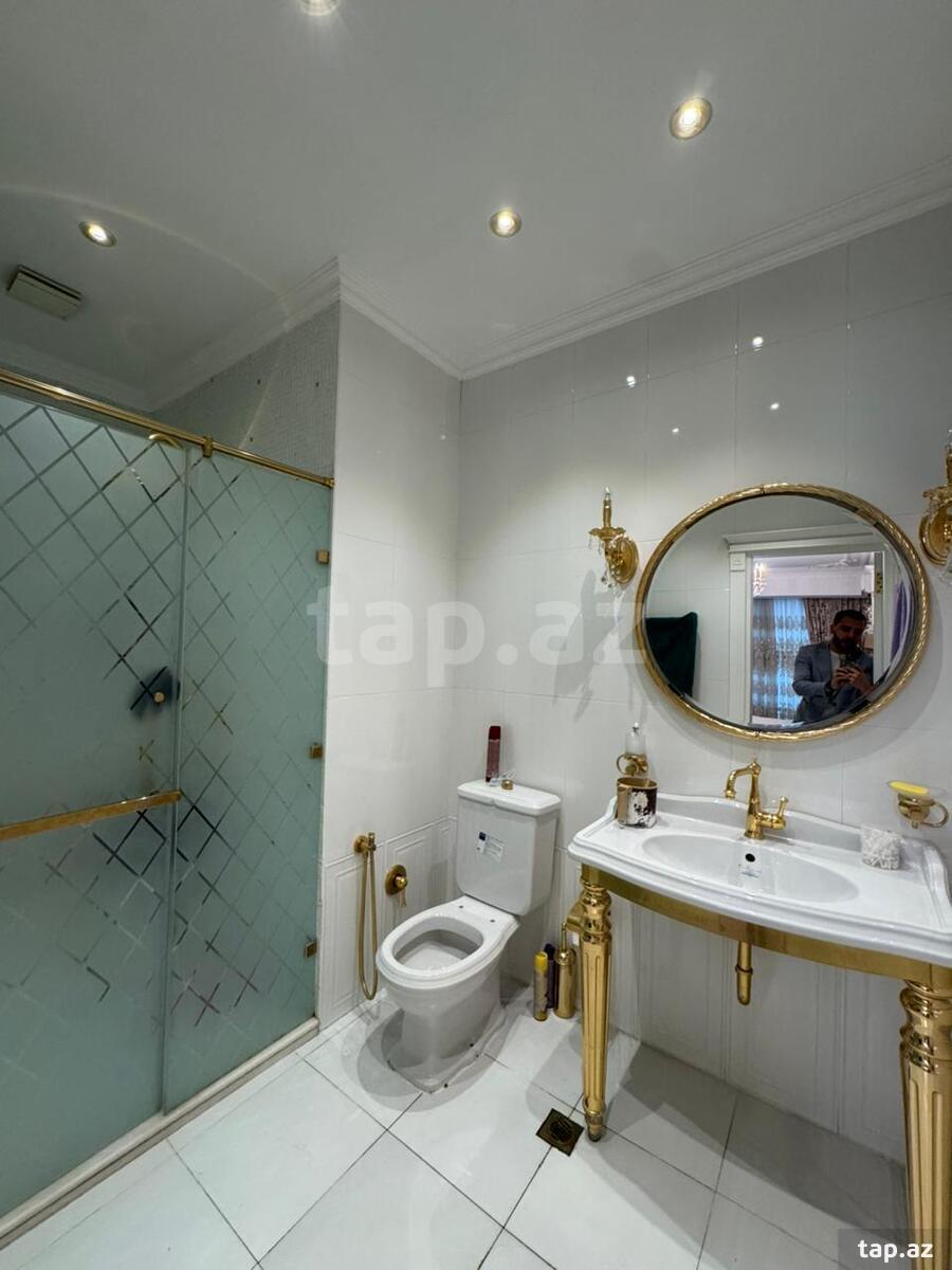 4-otaqlı yeni tikili, 8 Noyabr pr., 181 m²