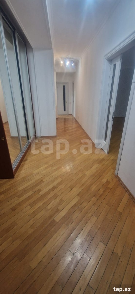 3-otaqlı yeni tikili, R.Behbudov küç., 136 m²