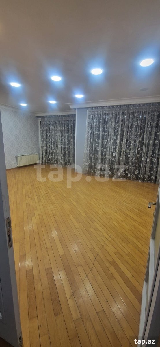 3-otaqlı yeni tikili, R.Behbudov küç., 136 m²