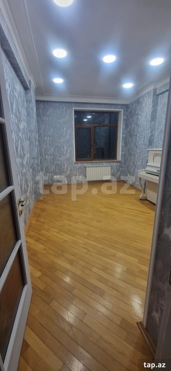 3-otaqlı yeni tikili, R.Behbudov küç., 136 m²
