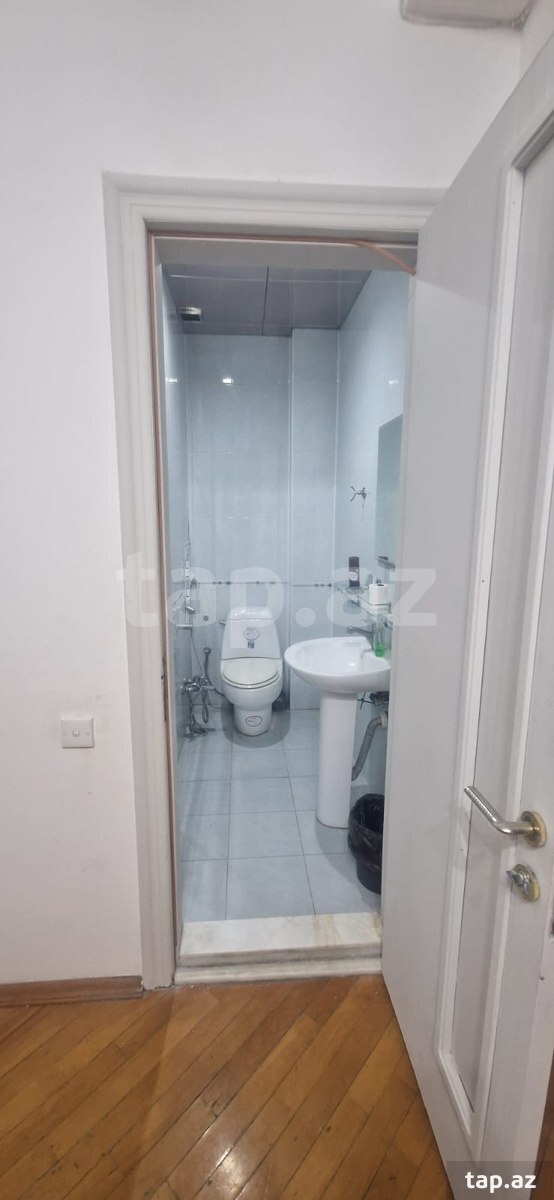 3-otaqlı yeni tikili, R.Behbudov küç., 136 m²