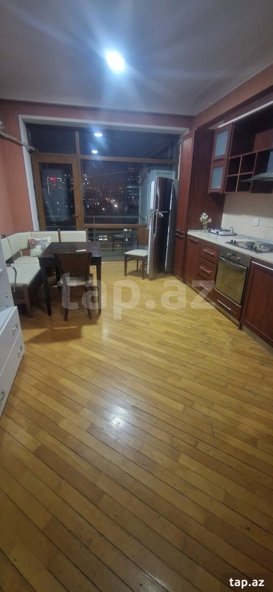3-otaqlı yeni tikili, R.Behbudov küç., 136 m²