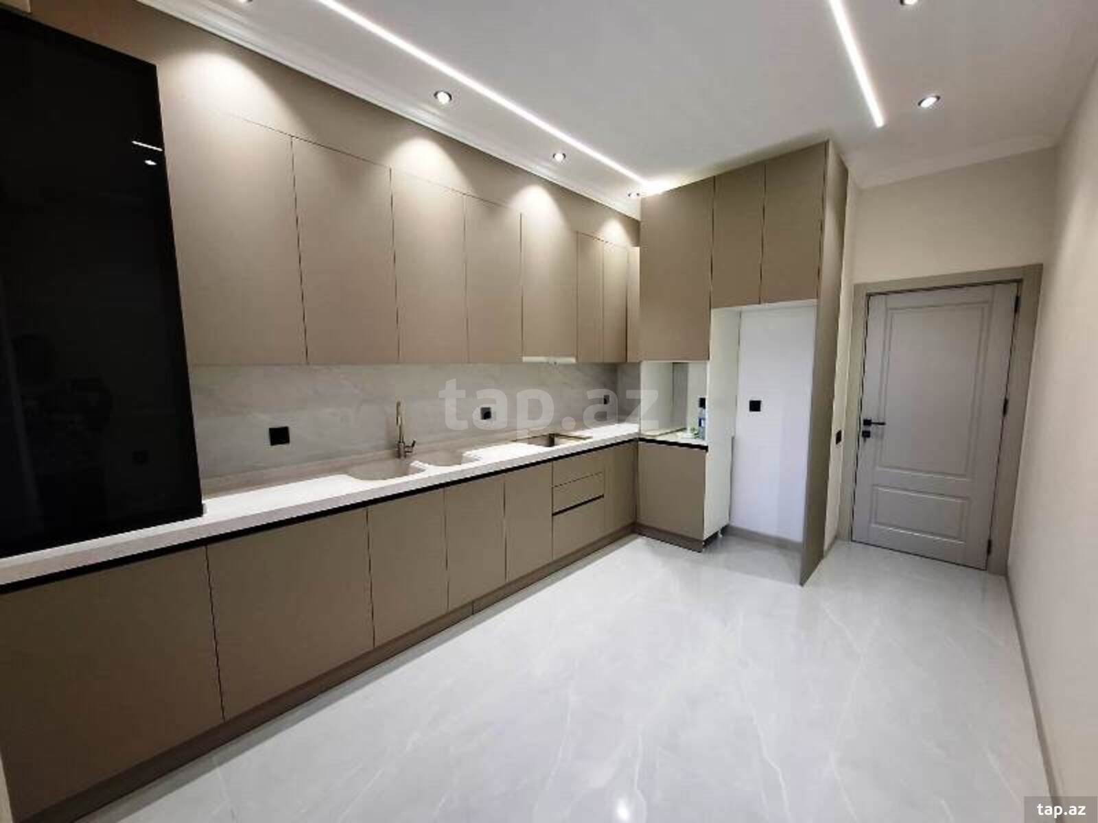 3-otaqlı yeni tikili, 28 May m., 120 m²