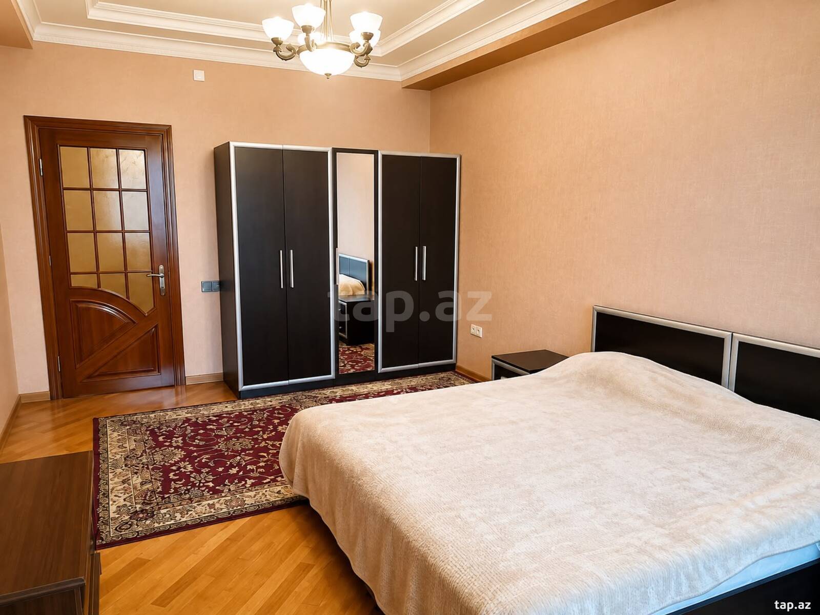 4-otaqlı yeni tikili, Məhəmməd Naxçıvani küç., 170 m²