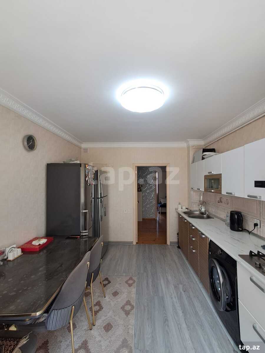 3-otaqlı mənzil, 8 Noyabr pr., 80 m²