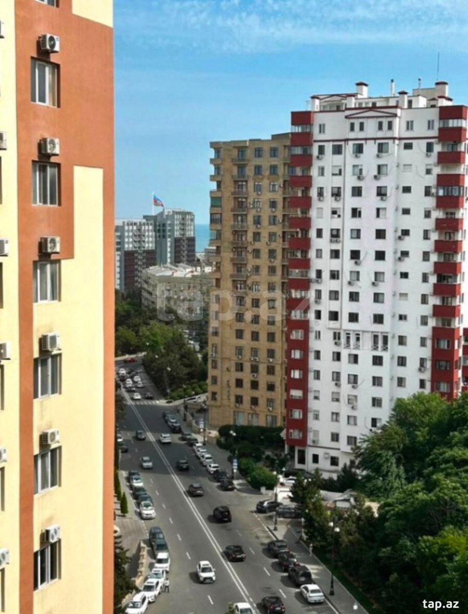 3-otaqlı yeni tikili, Qurban Xəlilov küç., 107 m²