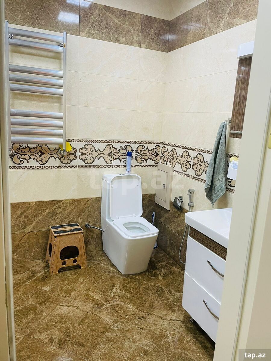 2-otaqlı yeni tikili, Mir Cəlal küç., 72 m²