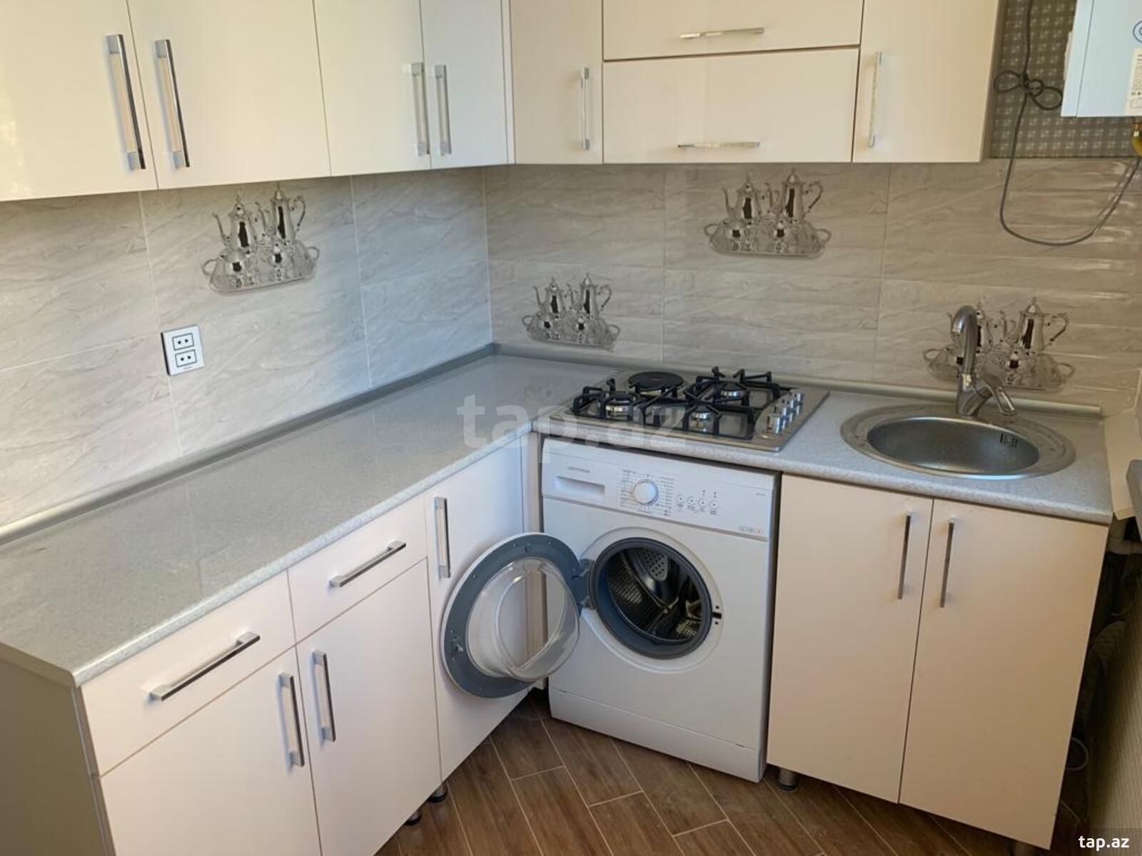 3-otaqlı mənzil, Memar Əcəmi m., 75 m²