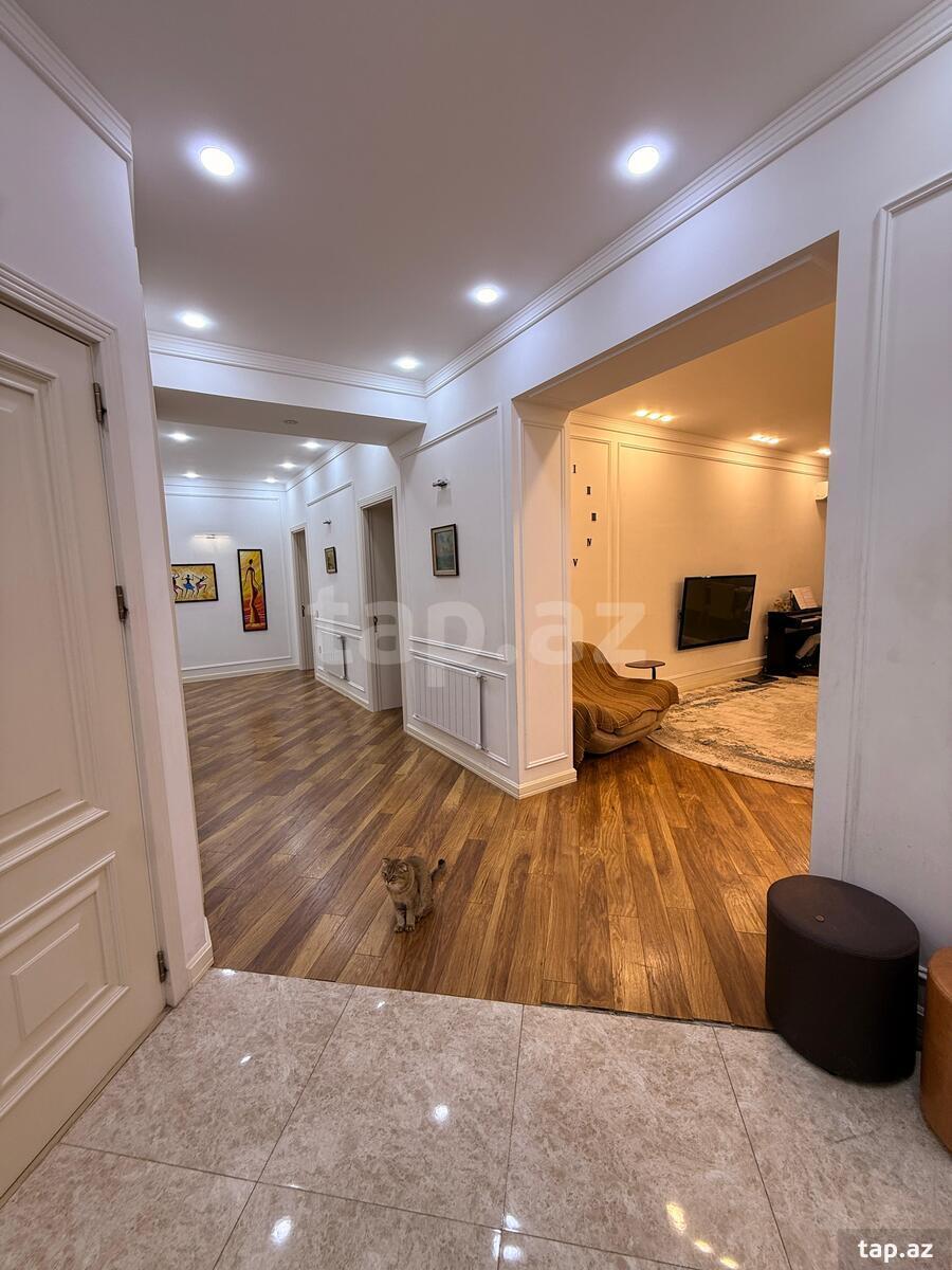4-otaqlı yeni tikili, Moskva pr.8, 140 m²