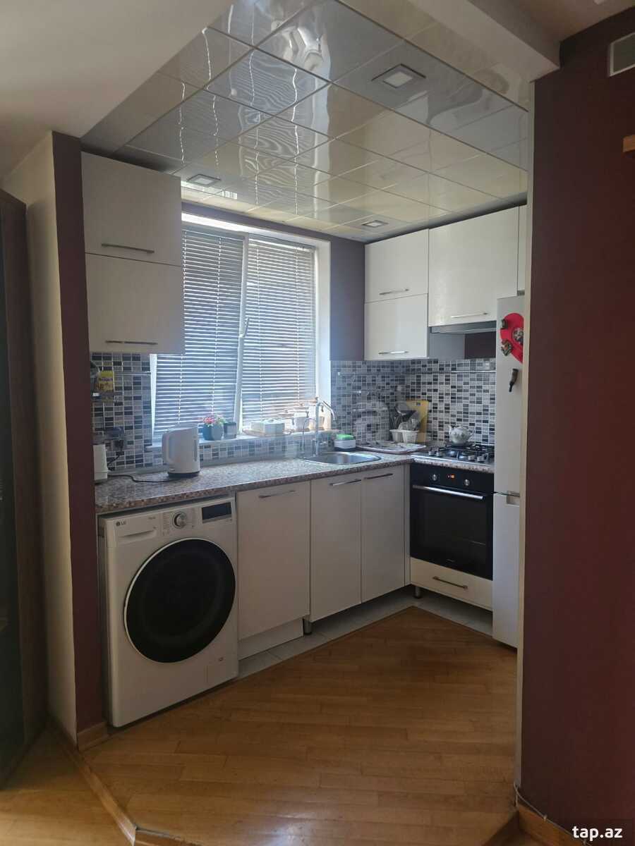 3-otaqlı mənzil, Elmlər Akademiyası m., 65 m²