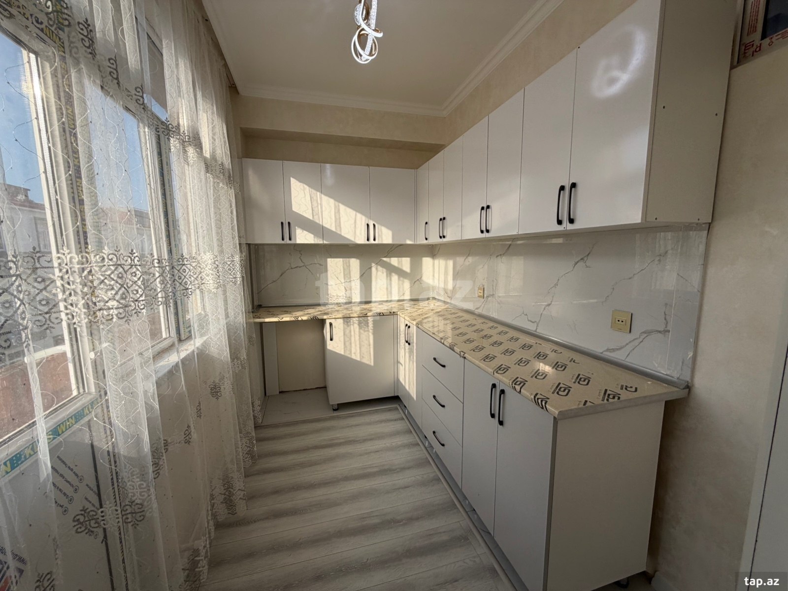 2-otaqlı yeni tikili, Qurtuluş küç. 93, 57 m²