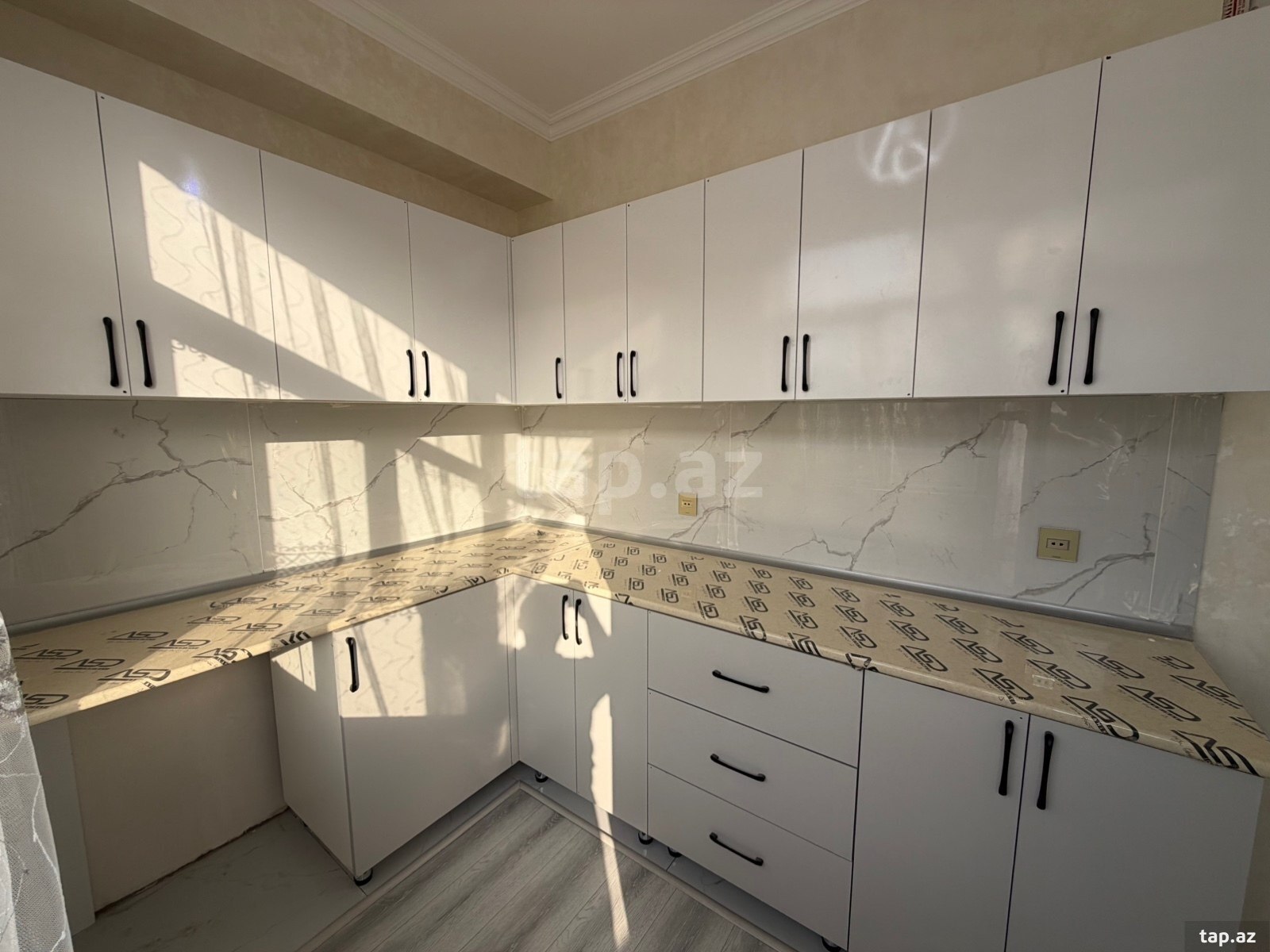 2-otaqlı yeni tikili, Qurtuluş küç. 93, 57 m²
