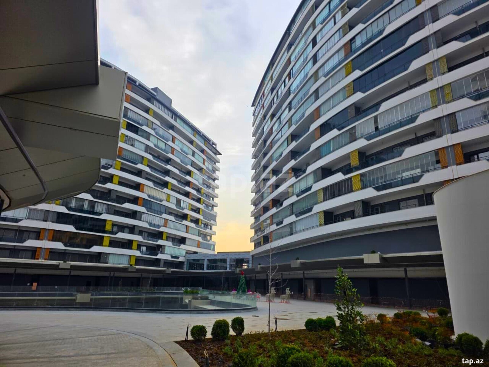 2-otaqlı yeni tikili, Həmdəm Ağayev küç., 126.6 m²
