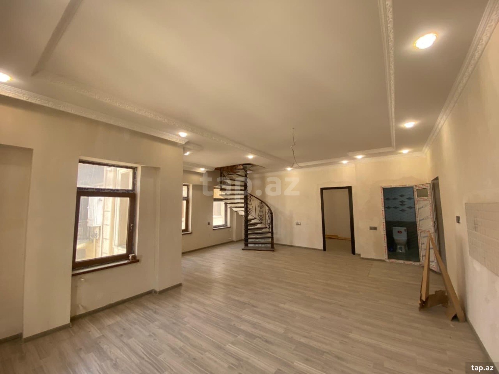 5-otaqlı yeni tikili, Xırdalan ş., 132 m²
