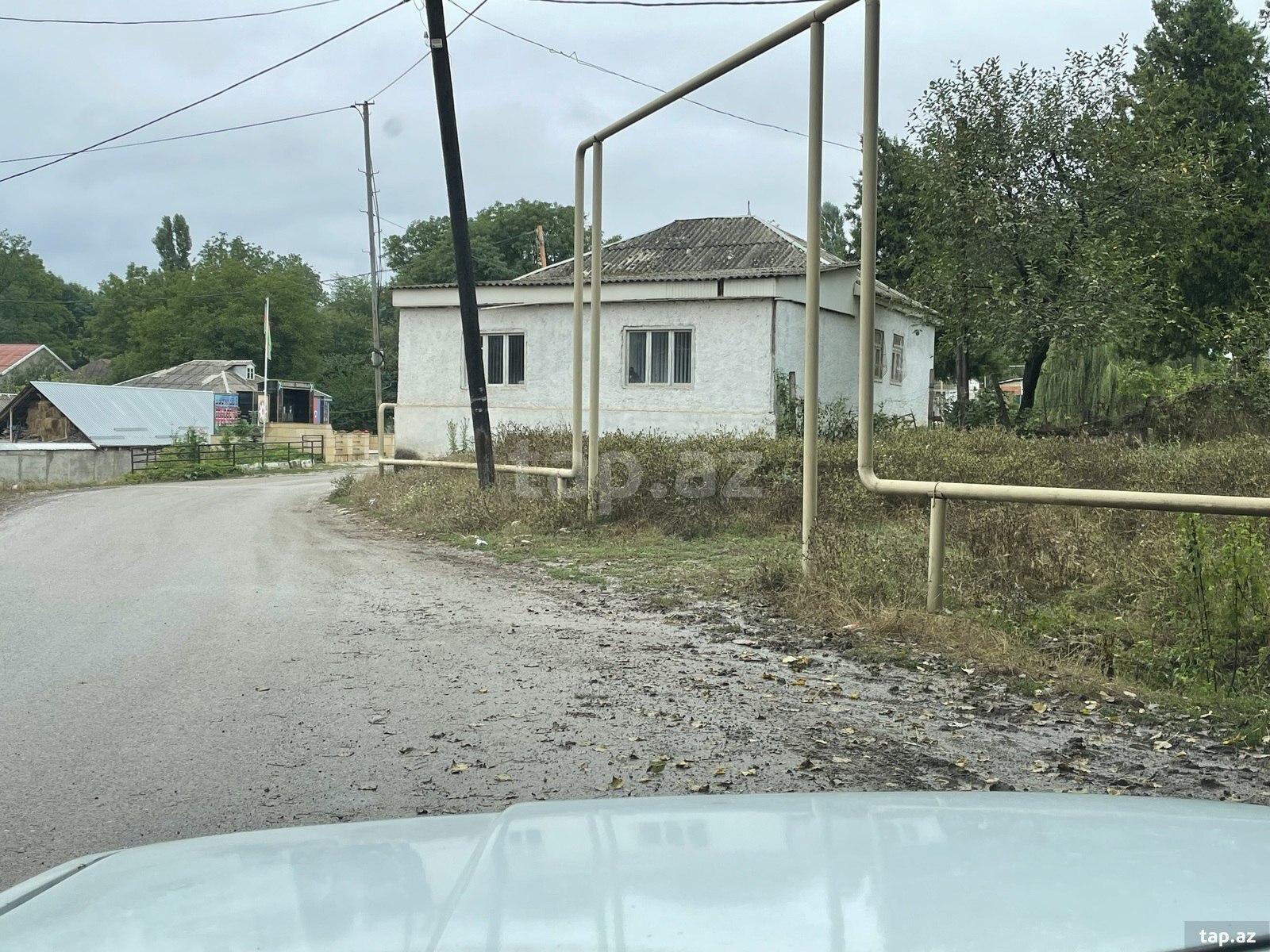 12 sot torpaq sahəsi, Avaran kəndi