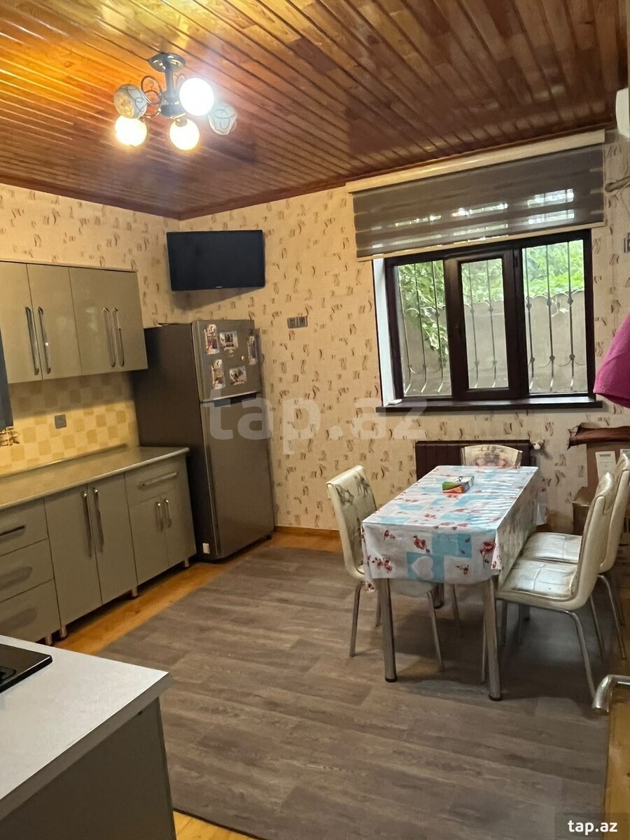 Həyət evi, Saray qəs.