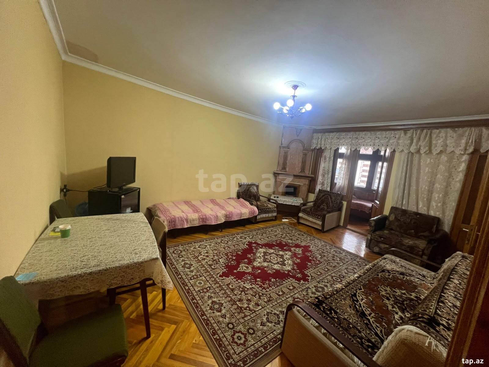 2-otaqlı mənzil kirayə verilir, E.Akademiyası m., 47 m²
