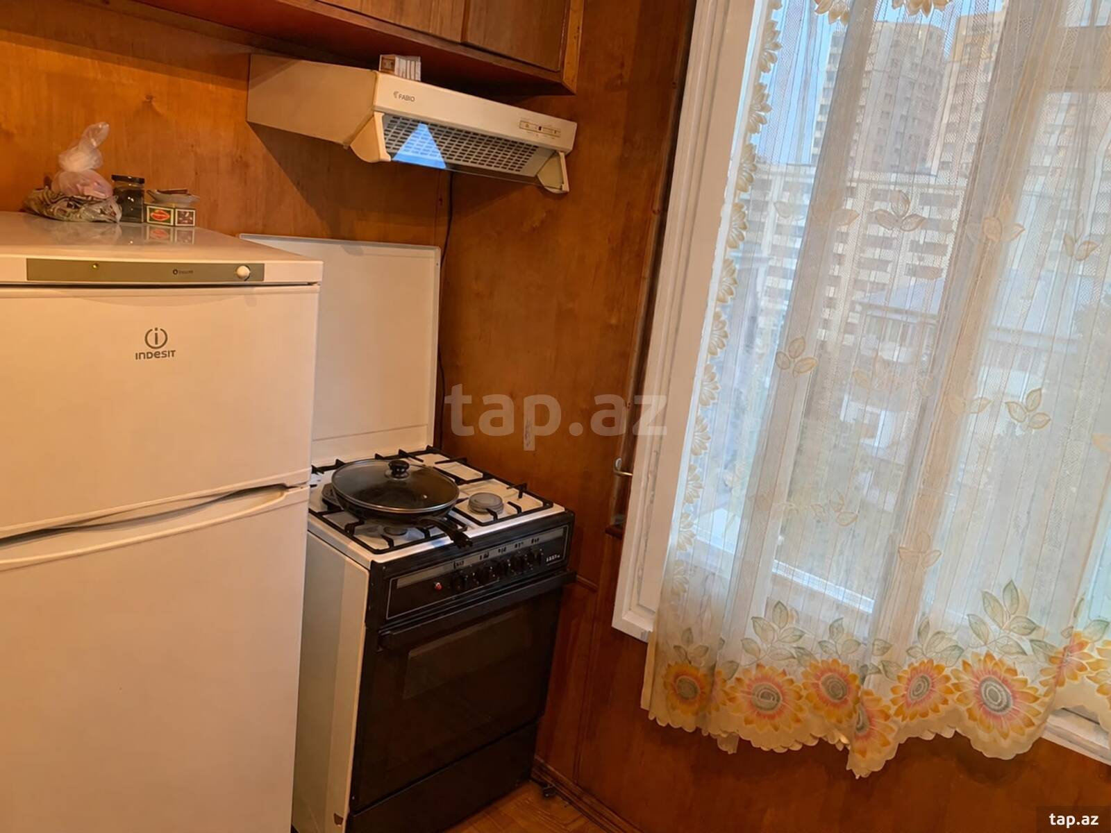 2-otaqlı mənzil kirayə verilir, E.Akademiyası m., 47 m²